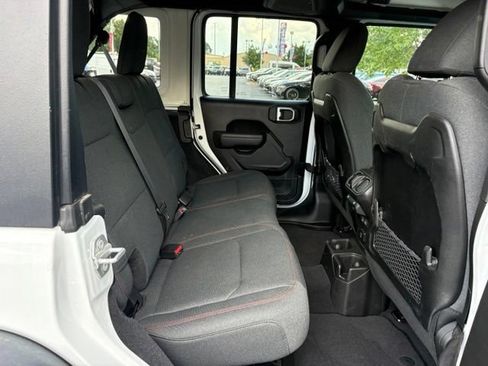 Used 2025 Jeep Wrangler Unlimited Rubicon AWD/4WD image 22