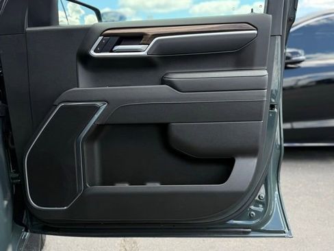 Used 2025 Chevrolet Silverado 1500 LT image 17