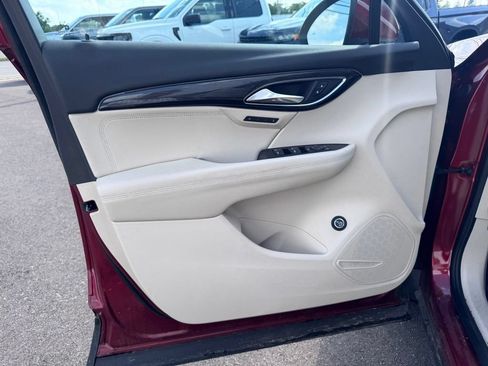 Used 2023 Buick Envision Essence AWD/4WD image 9