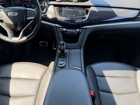 Used 2024 Cadillac XT6 Sport w/ Technology Package AWD/4WD image 19