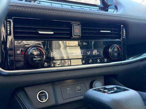 Used 2022 Nissan Rogue SL w/ SL Premium Package image 23