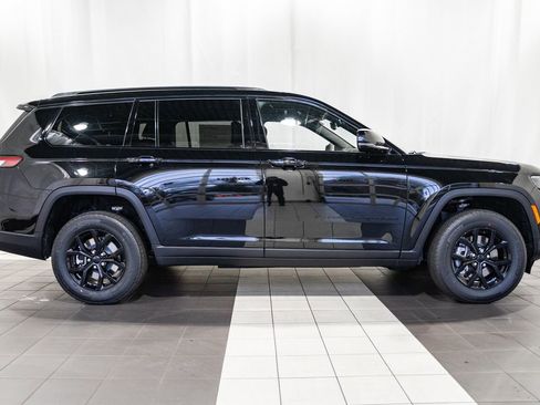 New 2025 Jeep Grand Cherokee L Altitude image 3