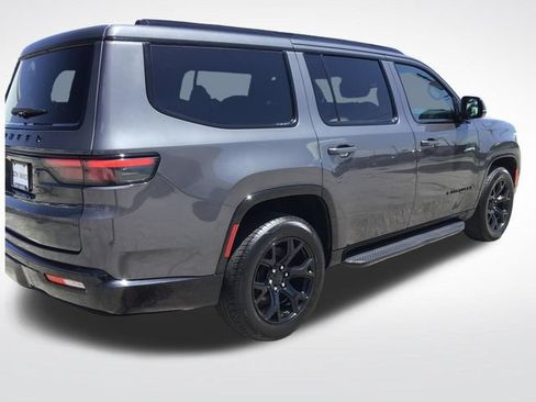 Used 2024 Jeep Wagoneer Series II AWD/4WD image 5