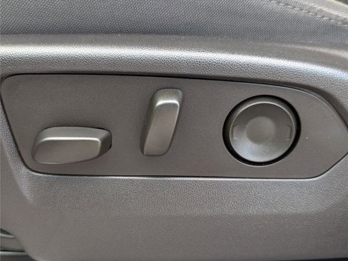 Used 2022 Chevrolet Silverado 1500 LT image 18