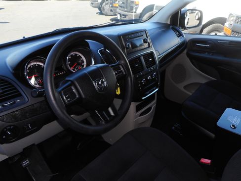 Used 2014 RAM C/V Tradesman FWD image 13