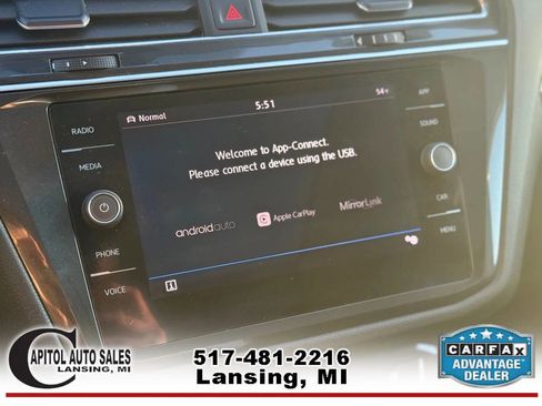 Used 2018 Volkswagen Tiguan SE w/ Panoramic Sunroof Package image 25