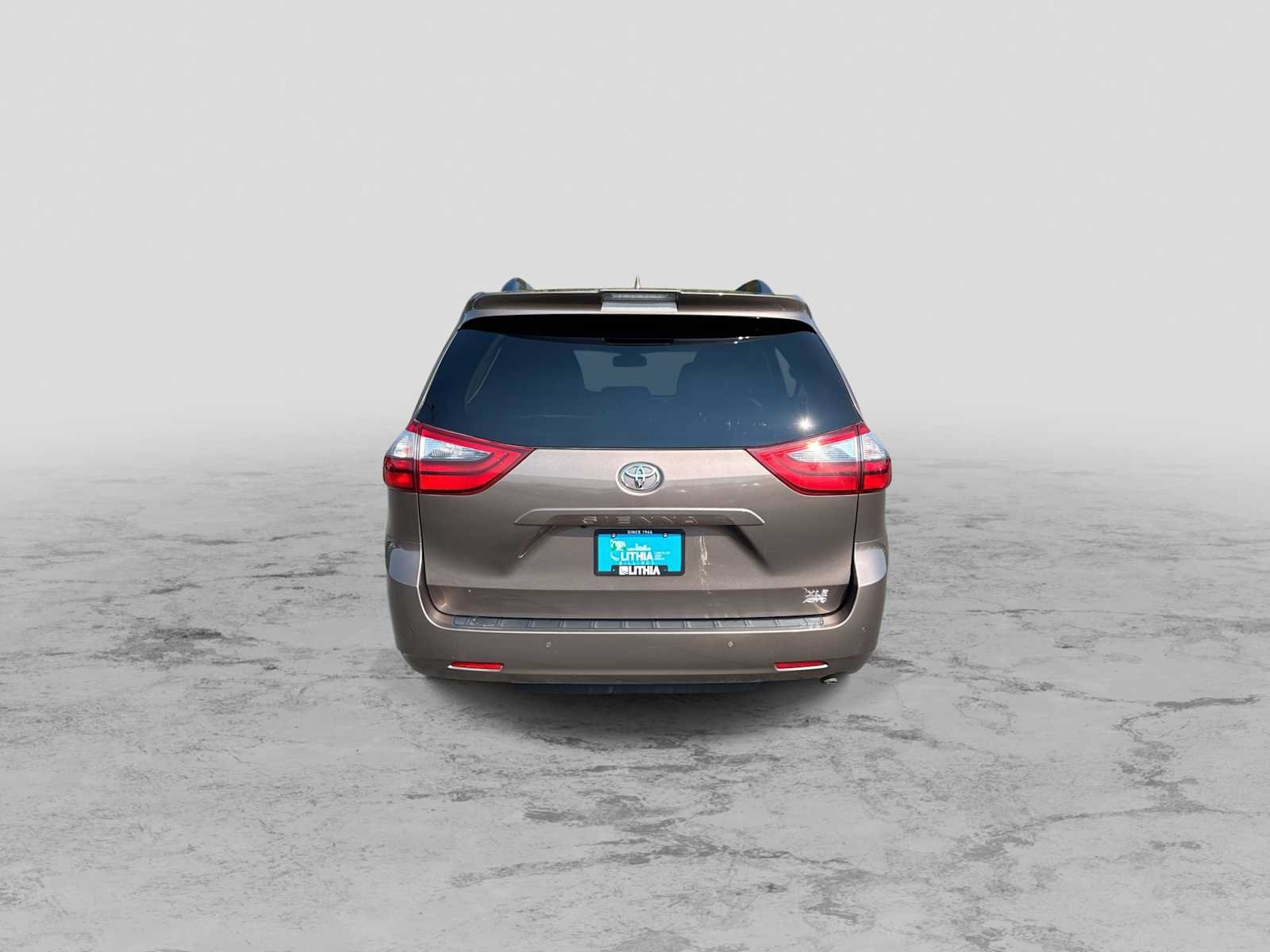 Used 2020 Toyota Sienna XLE w/ XLE Navigation Package AWD/4WD image 7
