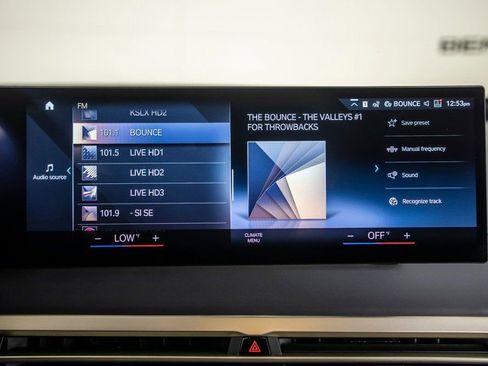 Used 2022 BMW iX xDrive50 w/ Premium Package image 27