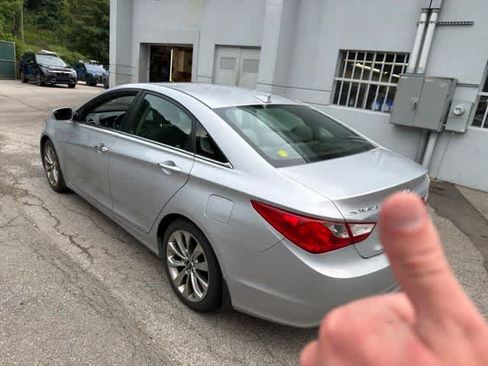 Used 2012 Hyundai Sonata SE w/ Navigation & Sunroof Pkg FWD image 10