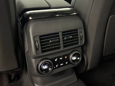 New 2026 Land Rover Range Rover Velar Dynamic SE image 27