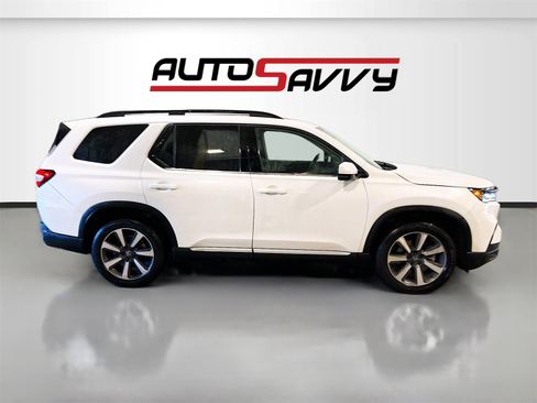 Used 2024 Honda Pilot Elite image 8