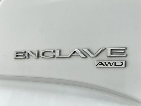 Used 2018 Buick Enclave Essence AWD/4WD image 45