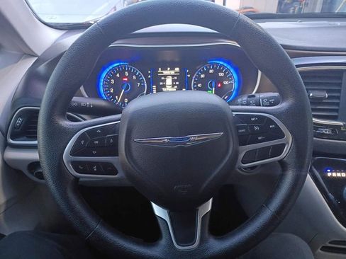 Used 2021 Chrysler Voyager Lxi image 16