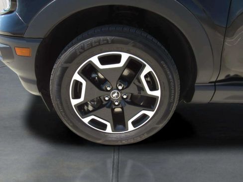 Used 2023 Ford Bronco Sport Outer Banks w/ Tech Package AWD/4WD image 4