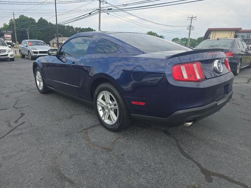 Used 2011 Ford Mustang Coupe w/ 101A Rapid Spec Order Code RWD image 8