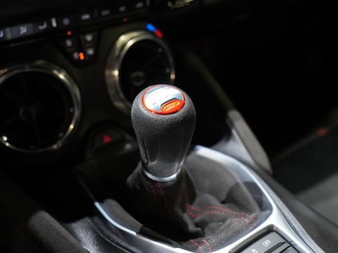 Used 2018 Chevrolet Camaro ZL1 RWD image 42
