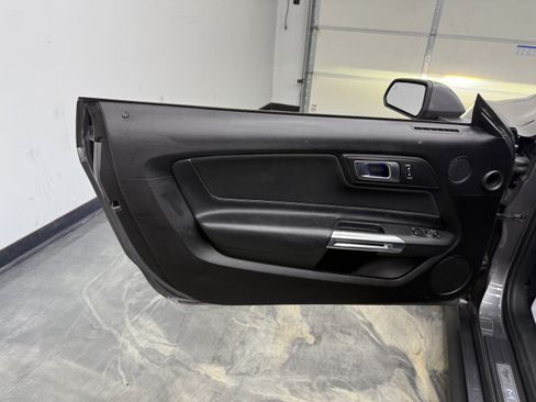 Used 2021 Ford Mustang GT RWD image 9