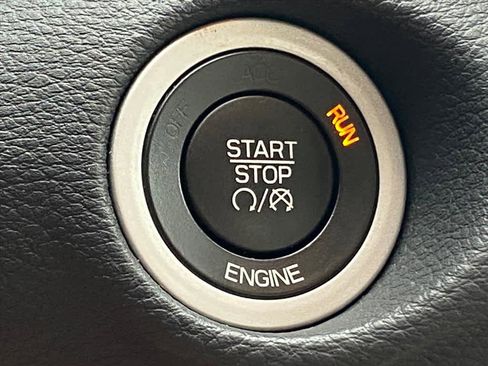 Used 2016 Chrysler 200 Limited image 16