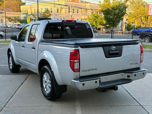 Used 2016 Nissan Frontier SV w/ SV Value Truck Package AWD/4WD image 8
