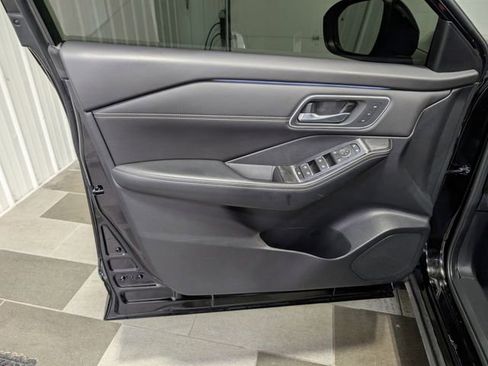 Used 2024 Nissan Rogue Platinum w/ Platinum Premium Package image 13