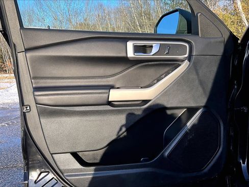 Used 2021 Ford Explorer XLT w/ Equipment Group 202A image 21