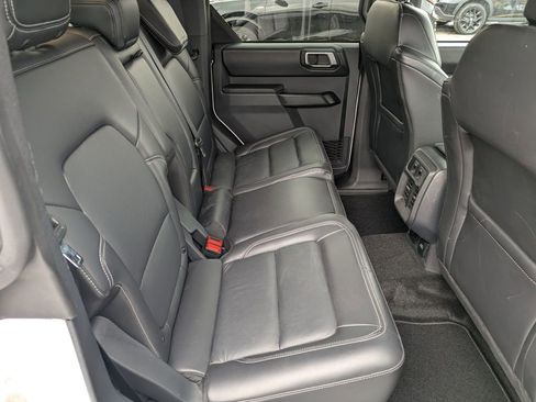 Used 2025 Ford Bronco Outer Banks AWD/4WD image 13