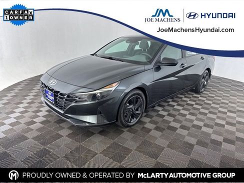 Certified 2022 Hyundai Elantra SEL image 3