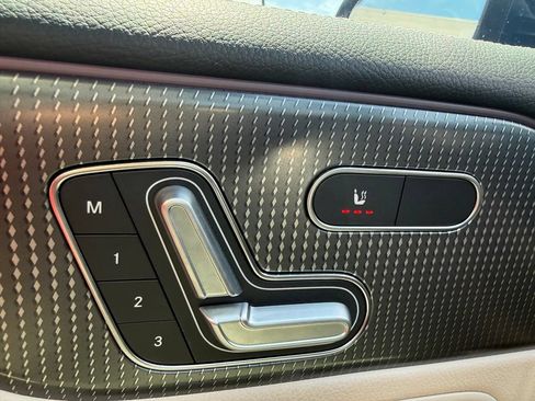 Used 2022 Mercedes-Benz GLB 250 4MATIC image 16