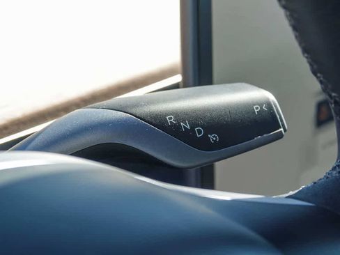 Used 2023 Tesla Model Y Performance image 17