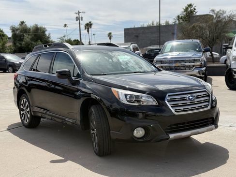 Used 2017 Subaru Outback 2.5i Limited image 3