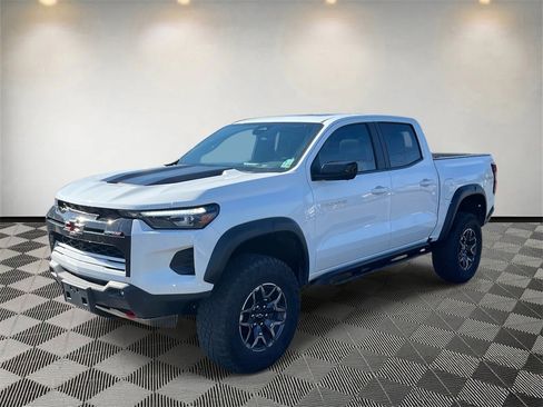 Used 2024 Chevrolet Colorado ZR2 w/ ZR2 Convenience Package III image 7