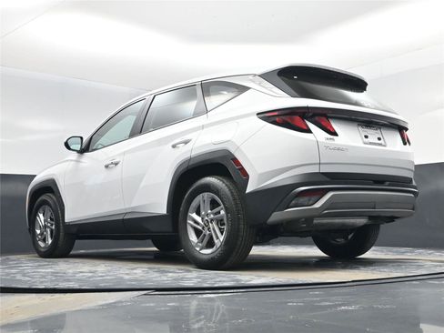 Certified 2025 Hyundai Tucson SE image 20