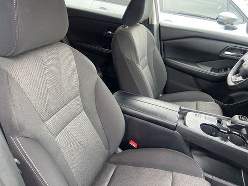 Used 2025 Nissan Rogue SV FWD image 22