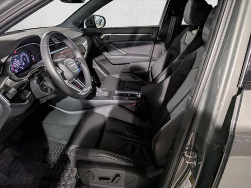 Certified 2025 Audi Q3 2.0T Premium image 16