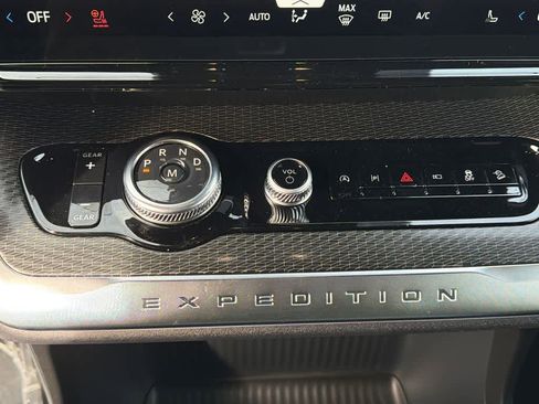 New 2026 Ford Expedition Platinum w/ Stealth Performance Package AWD/4WD image 33