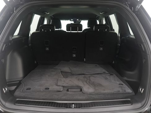 Used 2025 Jeep Grand Cherokee Limited w/ Black Appearance Package image 9