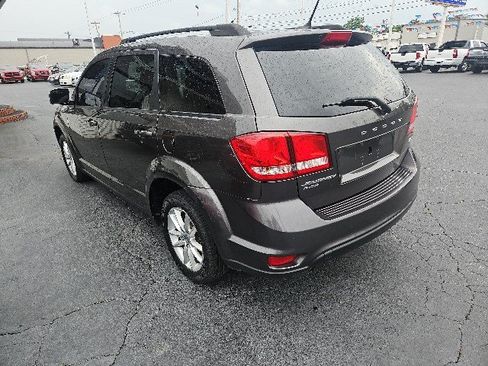 Used 2017 Dodge Journey SXT w/ Comfort/Convenience Group AWD/4WD image 4