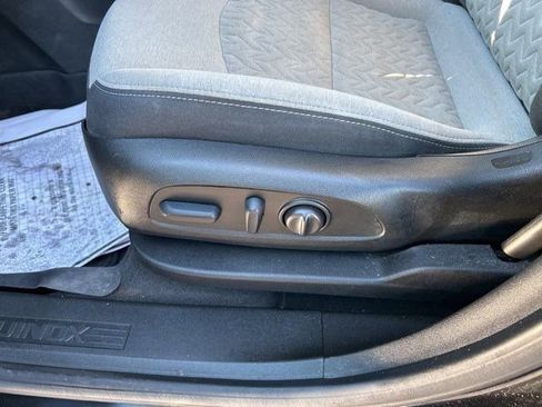 Used 2022 Chevrolet Equinox LS w/ LS Convenience Package image 14