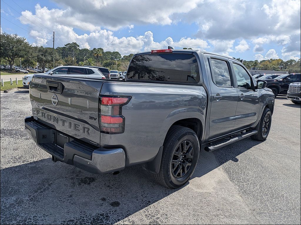 Used 2023 Nissan Frontier SV w/ Midnight Edition Package RWD image 7