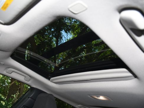 Used 2023 Toyota Corolla Cross LE w/ Moonroof Package AWD/4WD image 7