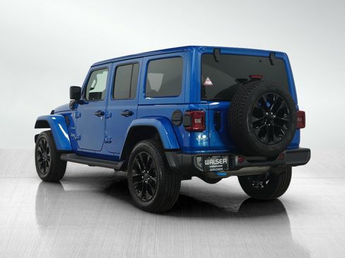 Used 2024 Jeep Wrangler Unlimited Sahara w/ Technology Group AWD/4WD image 3