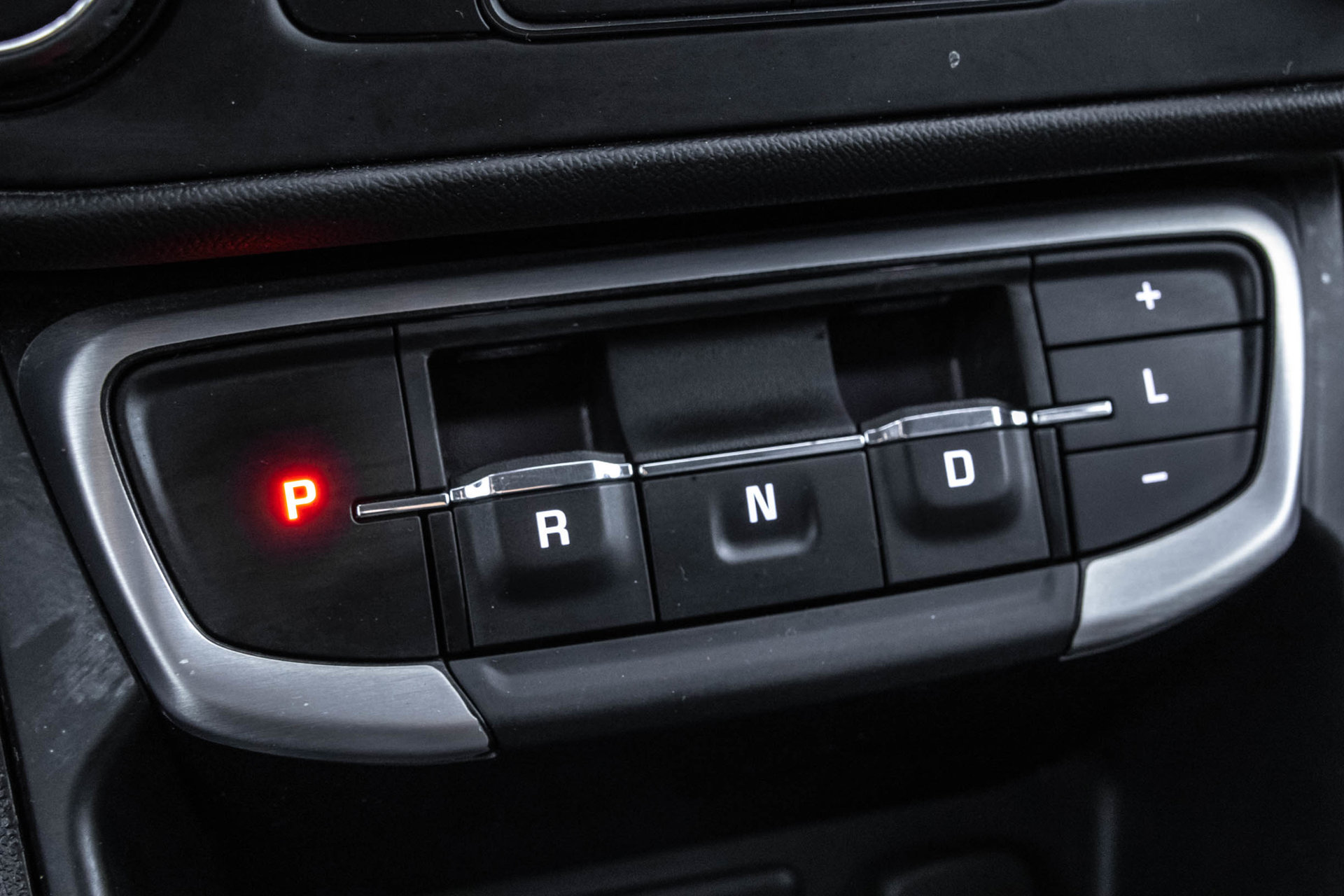Used 2024 GMC Terrain SLE AWD/4WD image 30