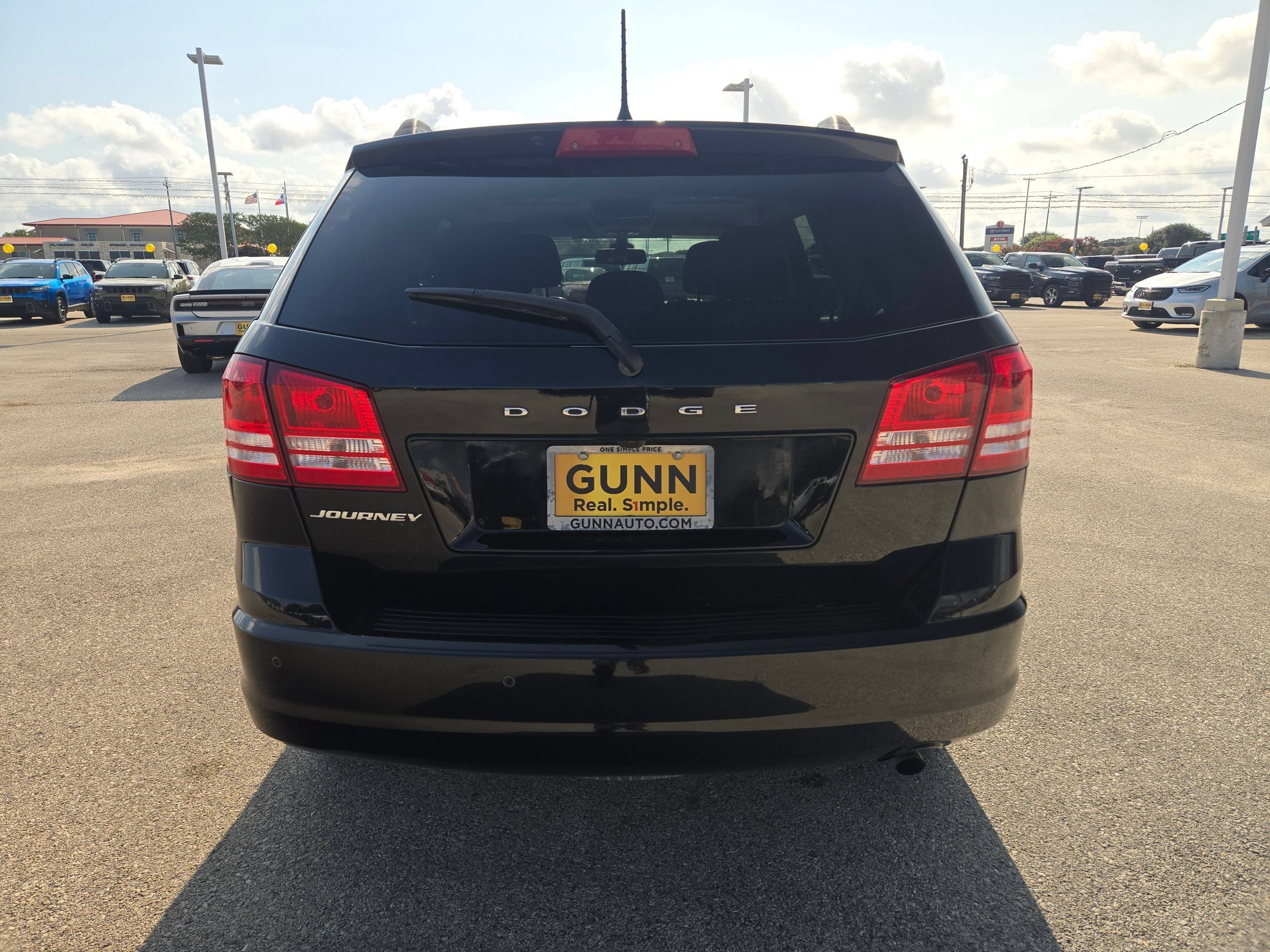 Used 2020 Dodge Journey SE w/ SE Popular Equipment Group FWD image 4