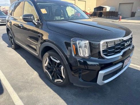 Used 2025 Kia Telluride S AWD/4WD image 2