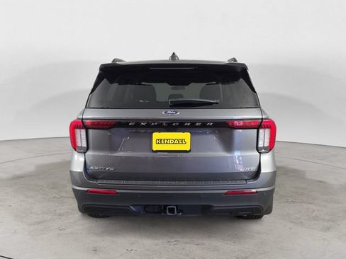 Used 2026 Ford Explorer Active AWD/4WD image 6