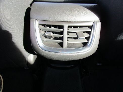 Used 2022 Chevrolet Malibu LT image 16