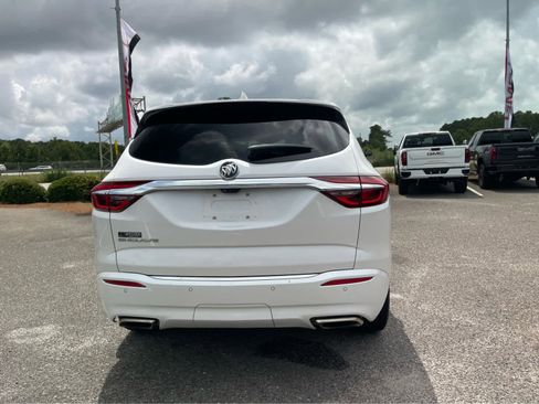 Used 2020 Buick Enclave Avenir w/ Avenir Technology Package FWD image 7