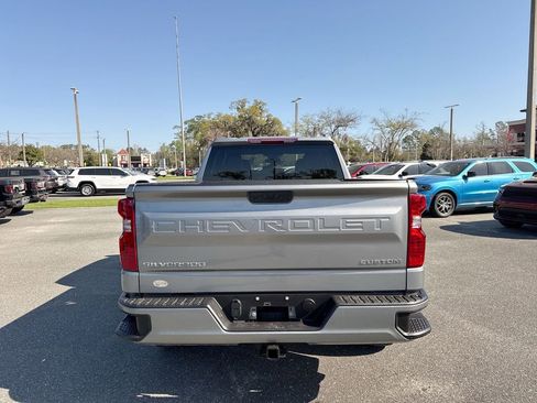 Used 2023 Chevrolet Silverado 1500 Custom image 4