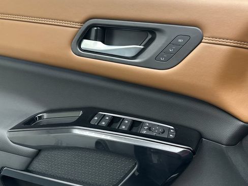 New 2026 Nissan Pathfinder Platinum AWD/4WD image 19