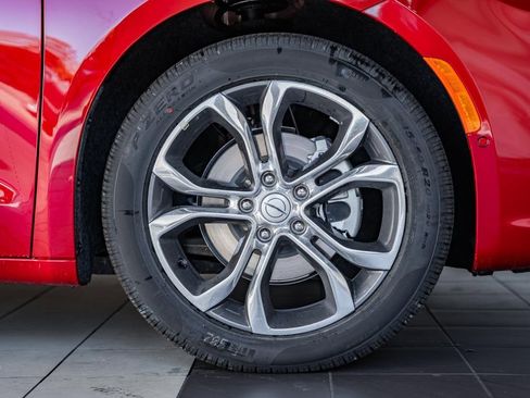 New 2026 Chrysler Pacifica Pinnacle image 17